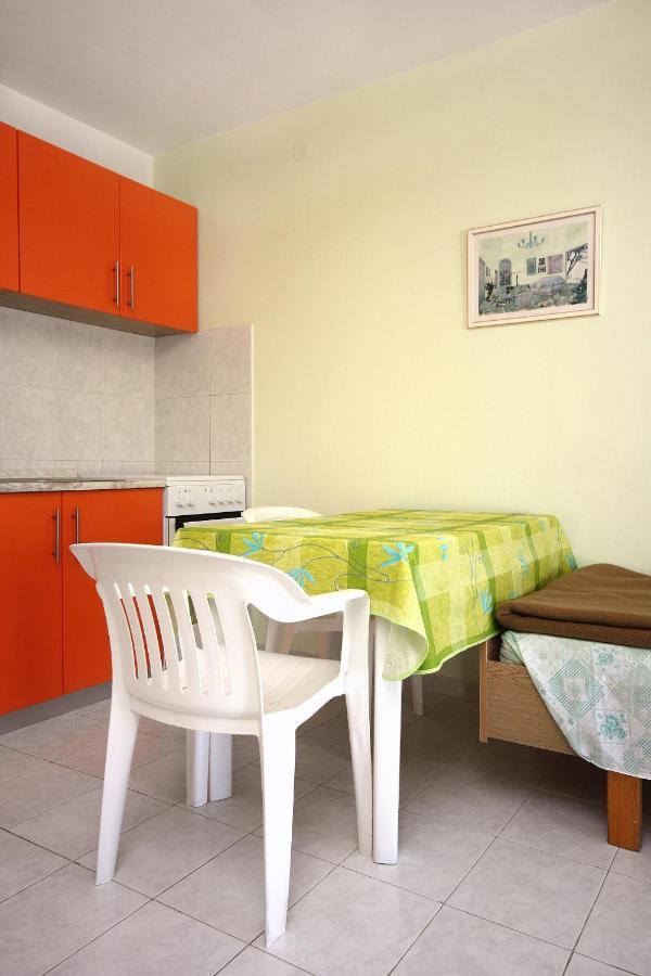 Apartment Tri Zala 174B Zrnovo Екстериор снимка